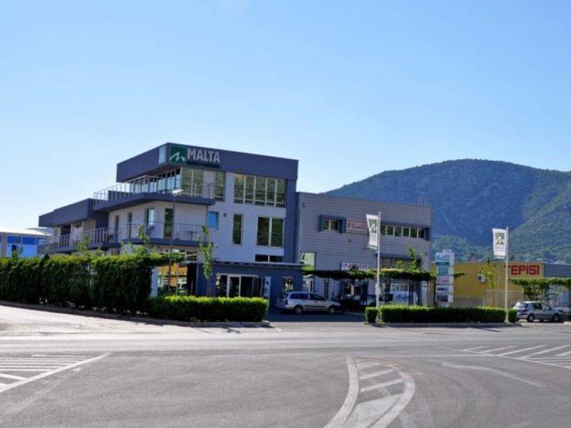 马耳他汽车旅馆 莫斯塔尔 外观 照片